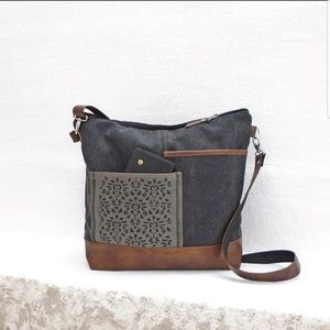 Crossbody purse